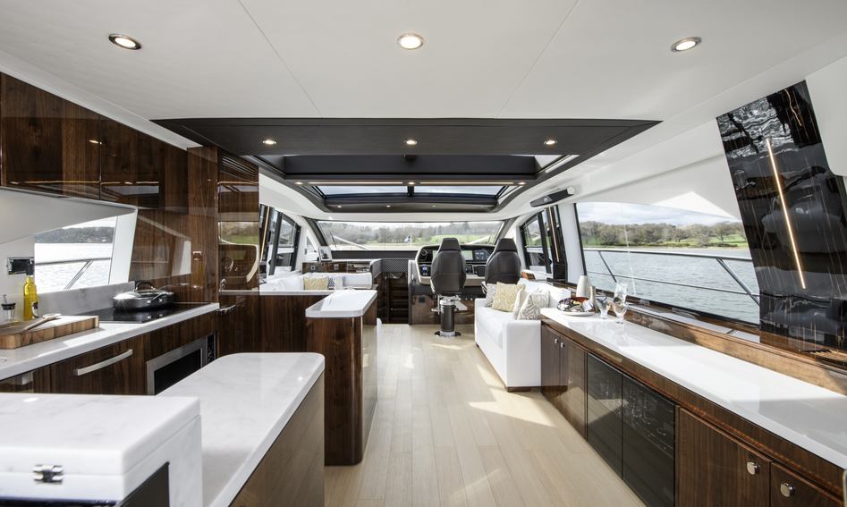 Fairline Targa 65 GT, Interior