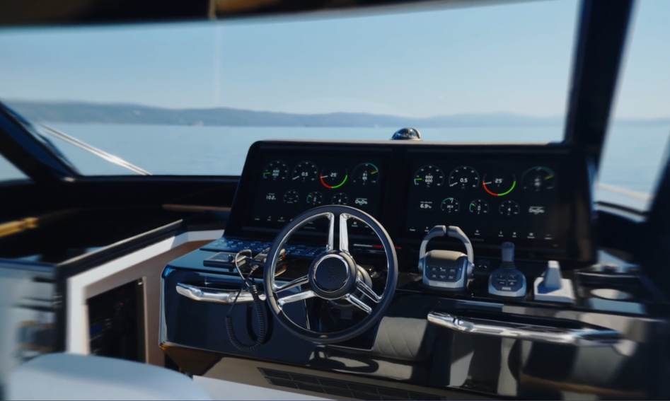 Solaris Power 60 Open ST , Helm Station