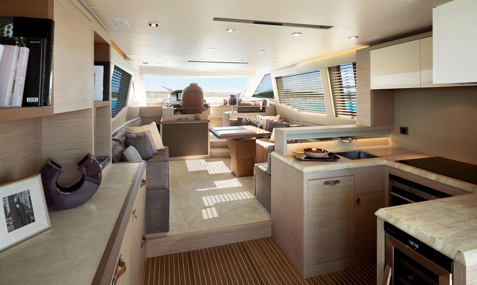 Beneteau Monte Carlo 6S, Interior