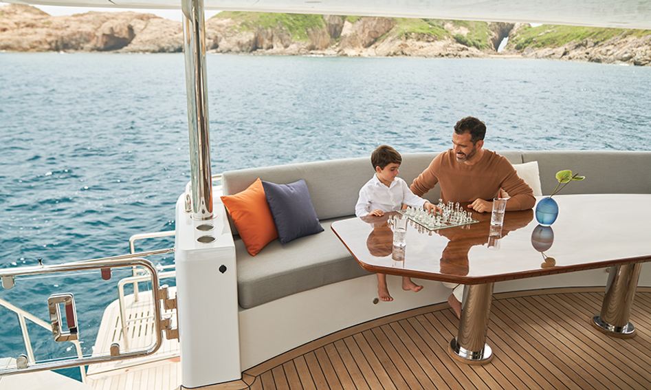 CL Yachts CLB88, Deck Area