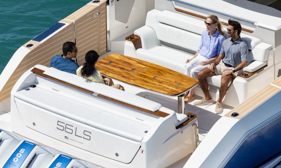 Tiara 56LS, Deck Area