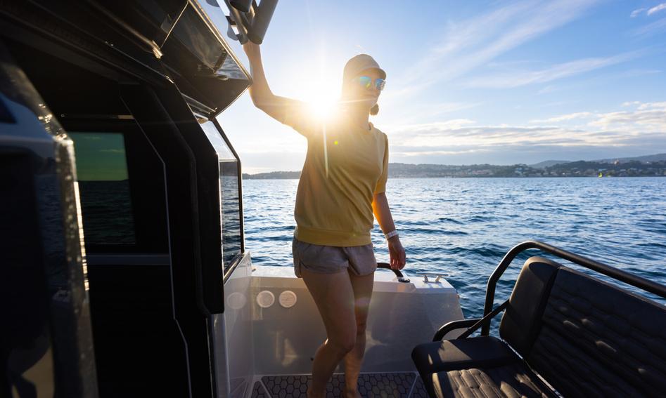 XO DFNDR 8, Deck Area