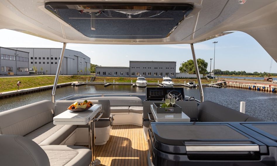 Galeon 560 Fly, Fly Deck/Sportdeck