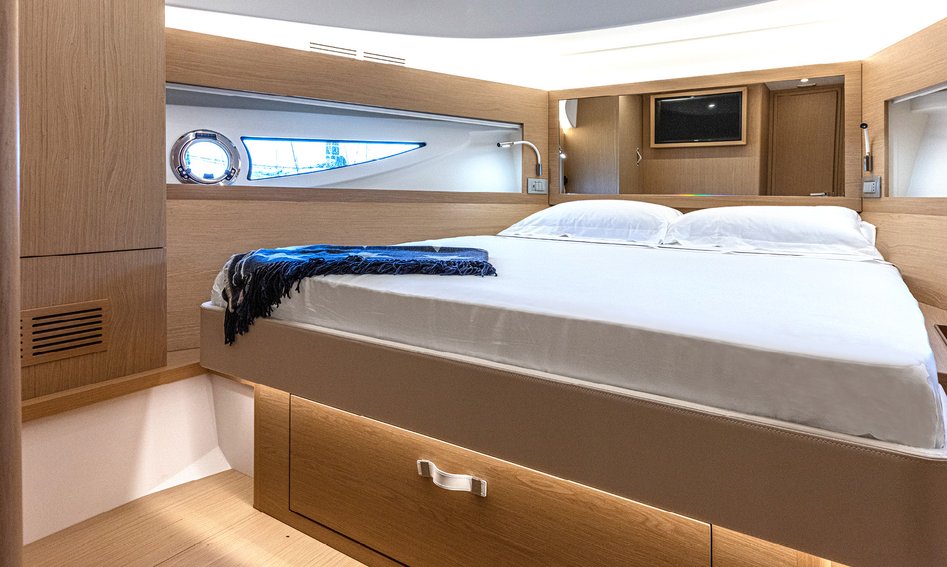 Solaris 48 Flybridge, Accommodation