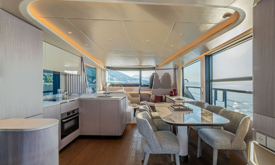 Absolute Navetta 62 , Interior