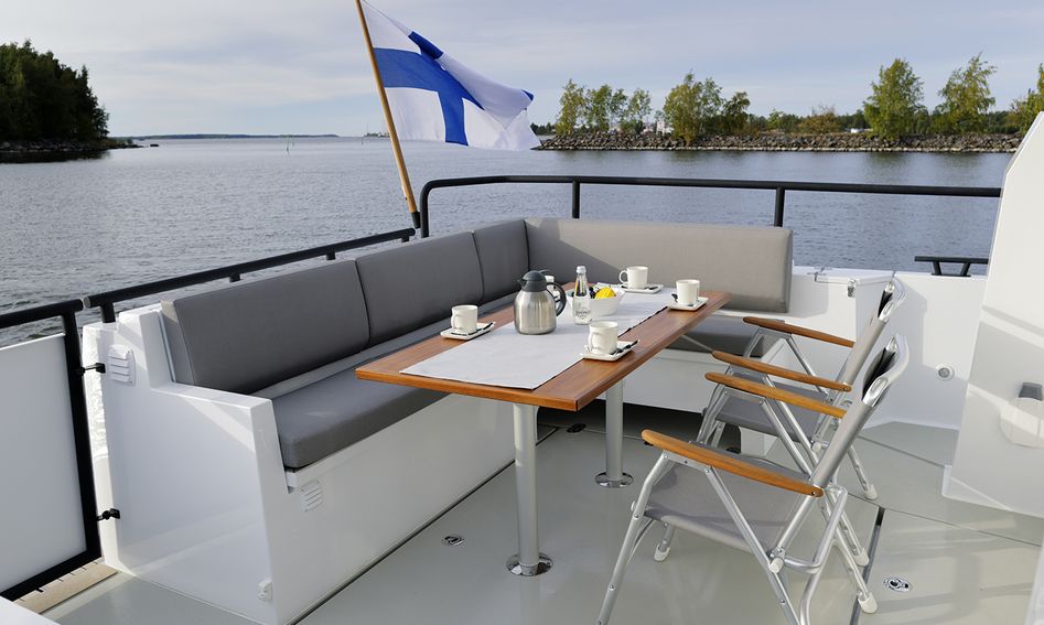 Sargo 45 Explorer, Deck Area