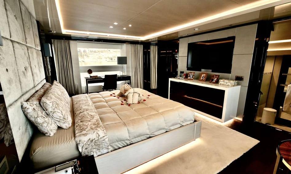 Sunseeker 116 Yacht, Accommodation