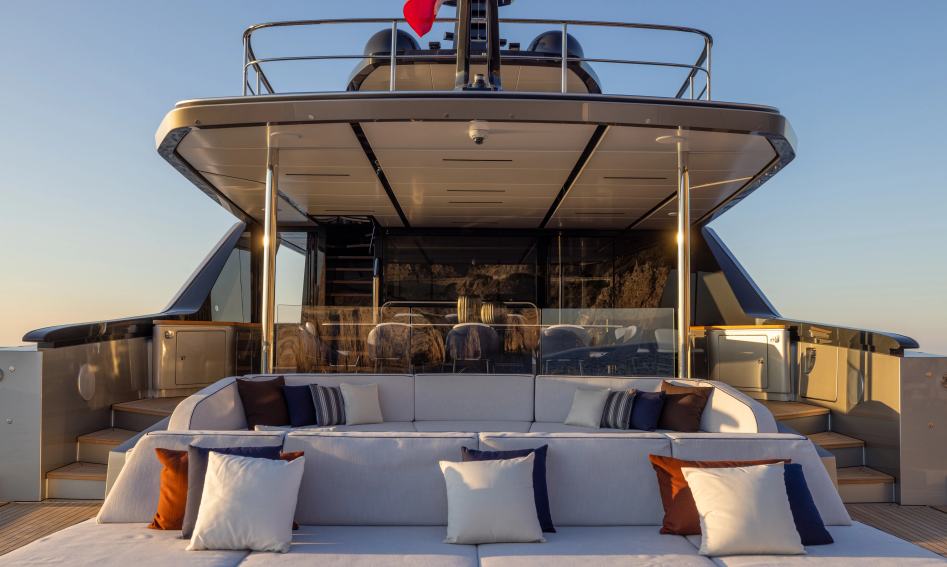 ISA Viper 130, Deck Area