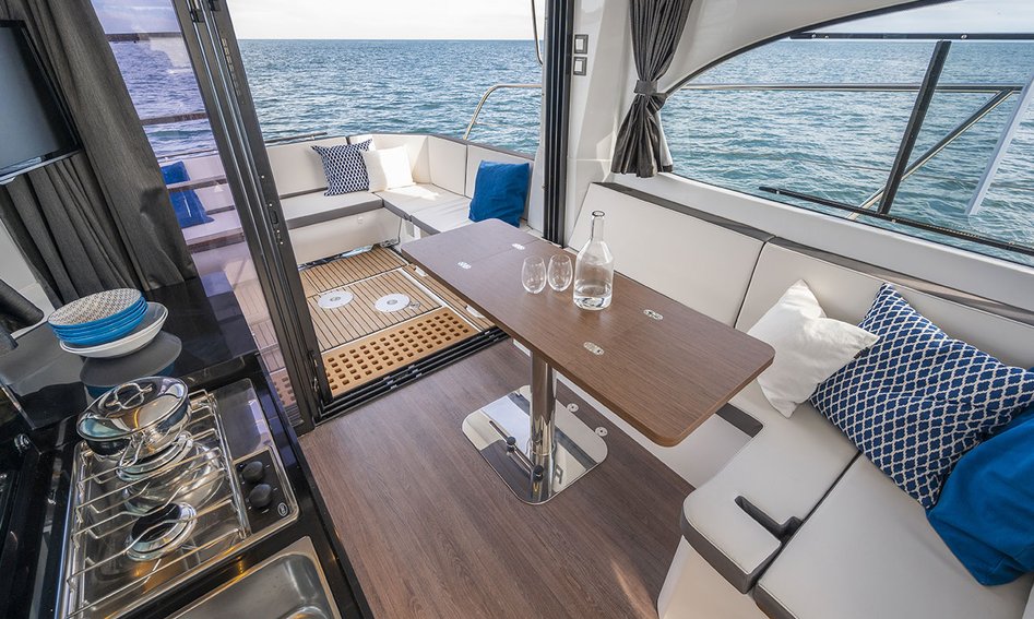 Beneteau Yachts Antares 11 , Interior