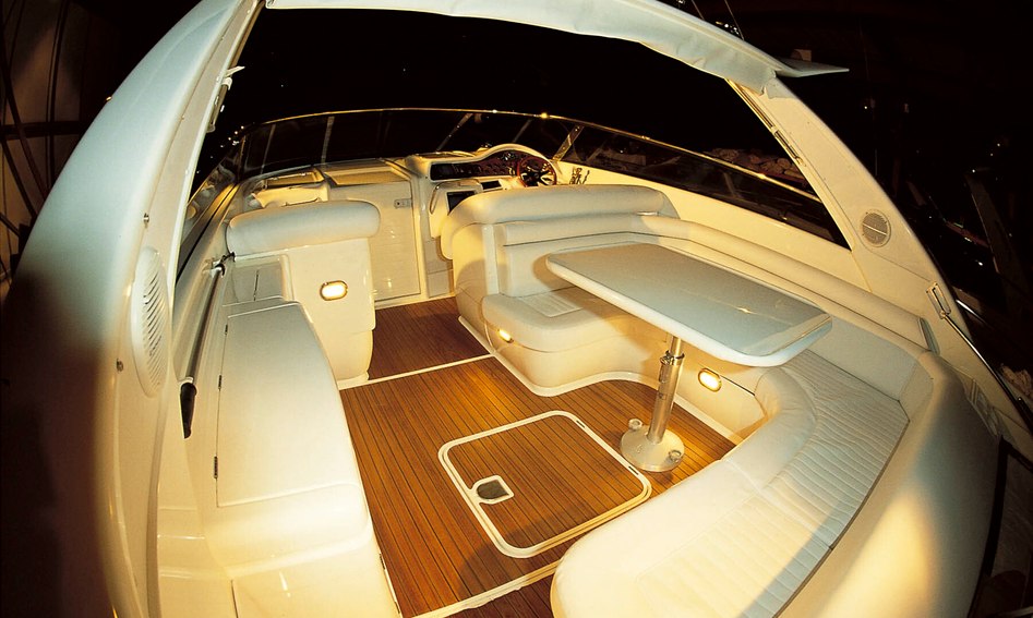 Sunseeker Camargue 46, Deck Area