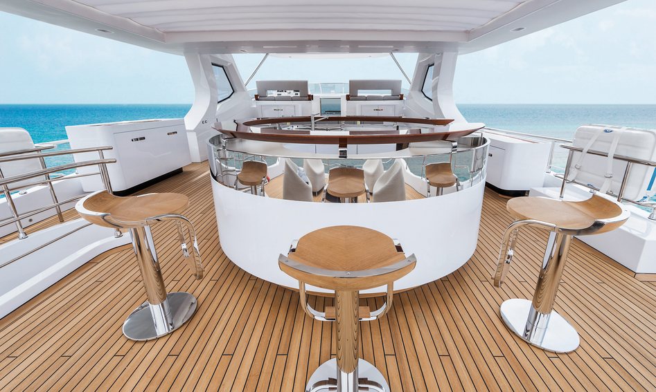 Azimut Grande 35 Metri, Fly Deck/Sportdeck