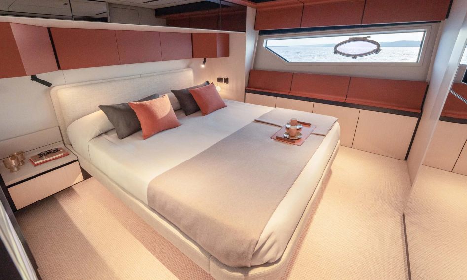 Itama 70, Accommodation