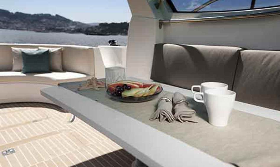 Rodman Spirit 31 Open Gen 1, Deck Area