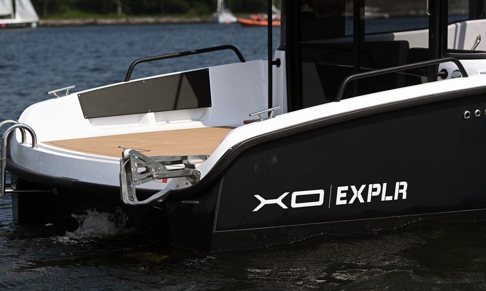 XO Boats EXPLR 10 Sport + IB, Deck Area