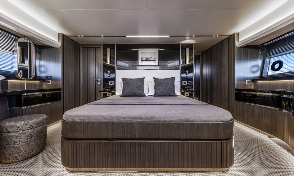 Pearl 72, Accommodation