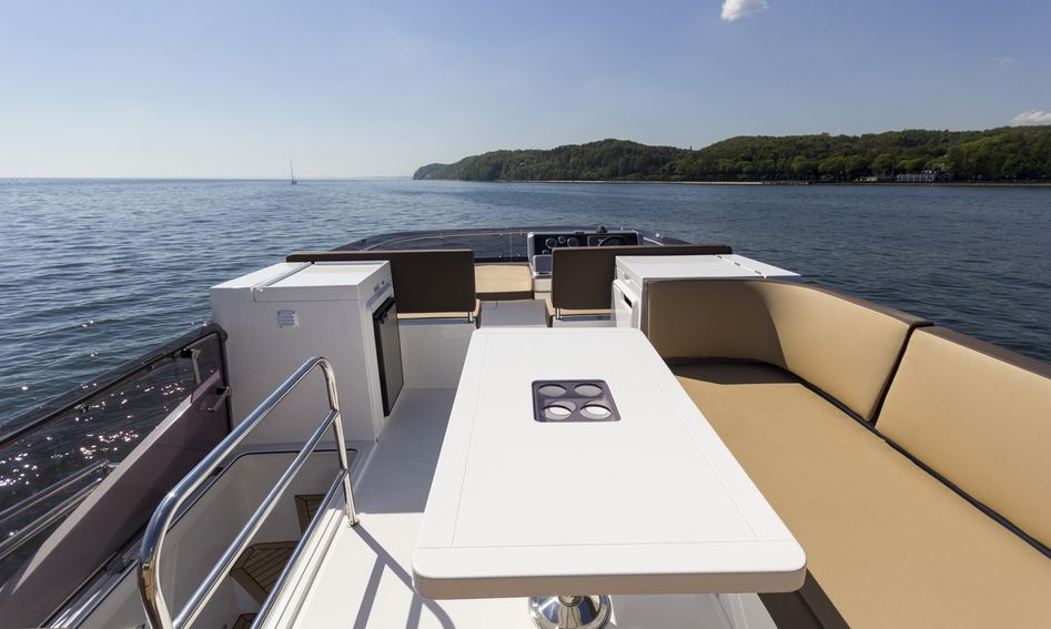 Galeon 420 Fly, Fly Deck/Sportdeck