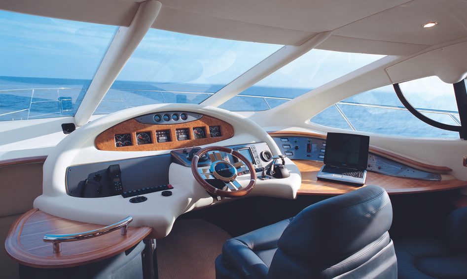 Azimut 55 Evo Mk2, Helm Station