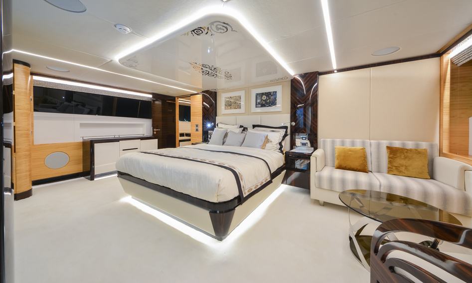 Gulf Craft Majesty 122, Accommodation