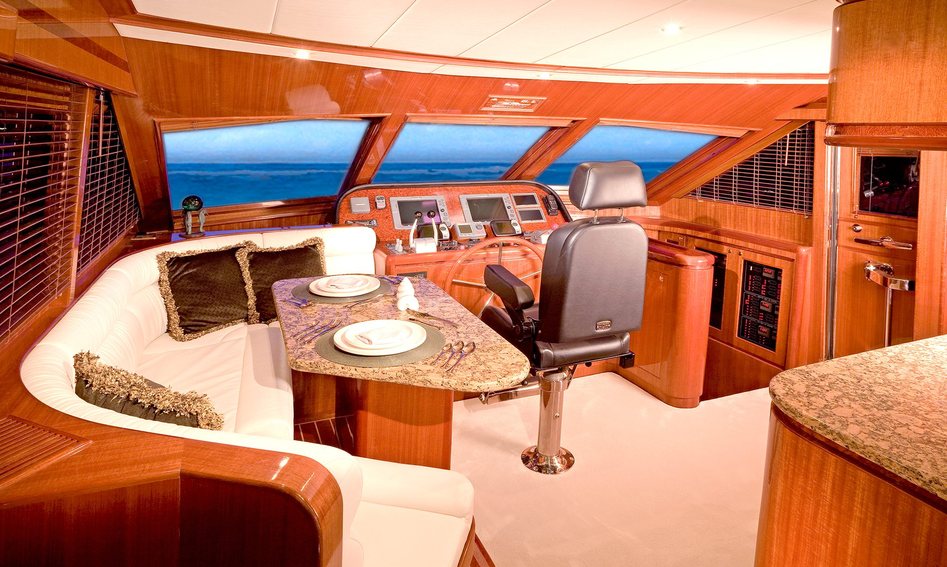 Hampton 590, Interior