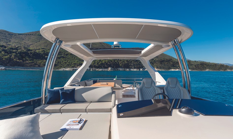 Absolute 62 FLY, Fly Deck/Sportdeck