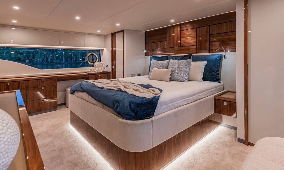 Riviera 6800 Sport Yacht Platinum Edition, Accommodation