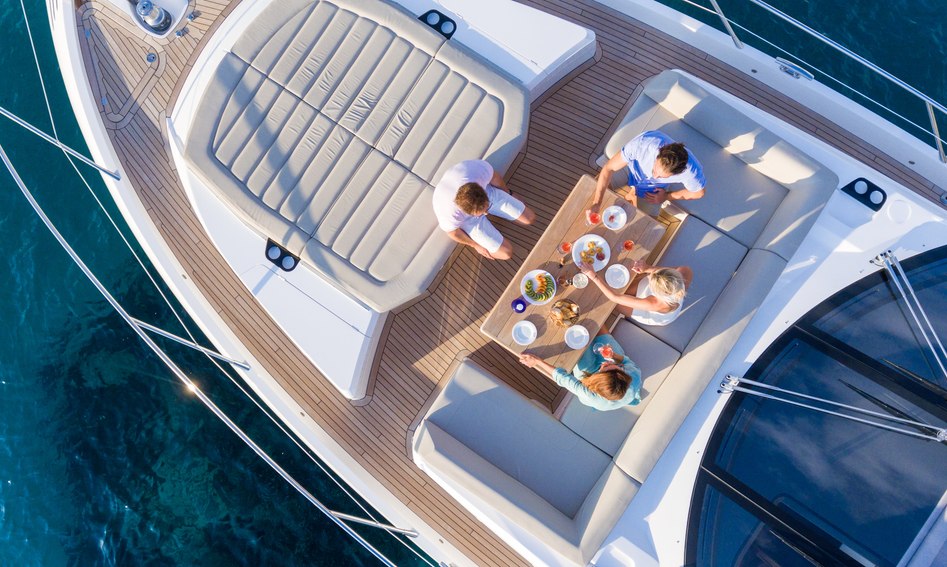 Sunseeker Predator 74 Gen 2, Deck Area