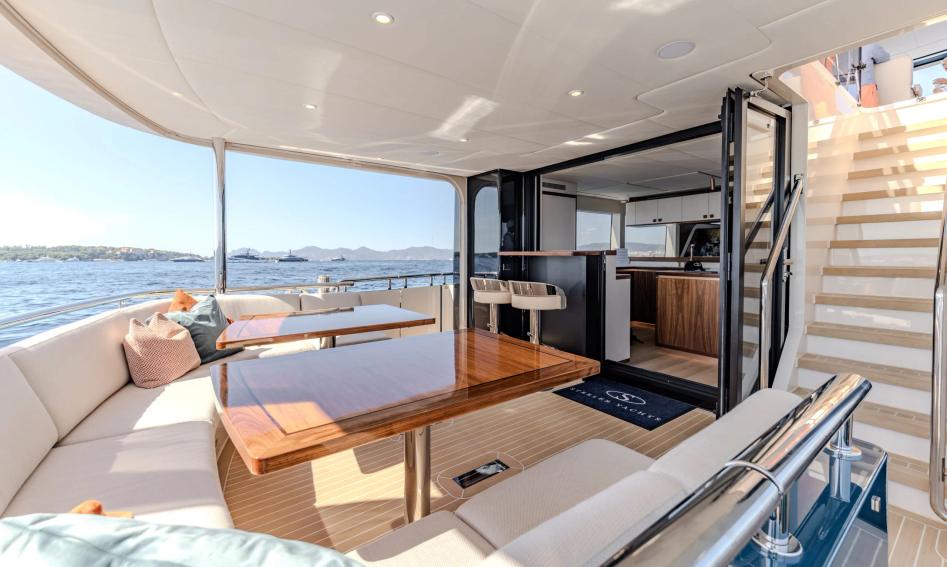 Steeler Ocean Explorer 67 , Deck Area