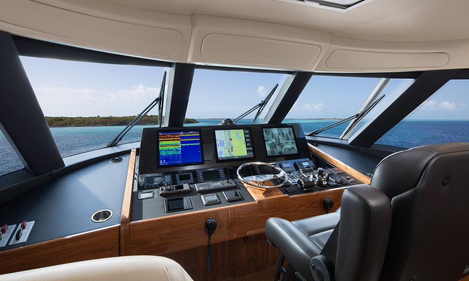 Viking 72EB Mk2, Helm Station