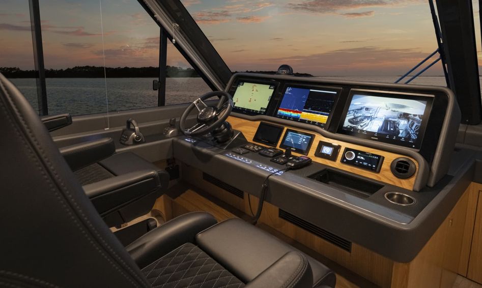 Riviera 58 Sports Motor Yacht, Helm Station