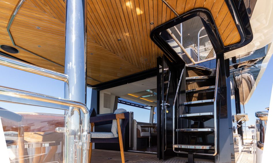 Galeon 620 Fly  Mk2, Deck Area