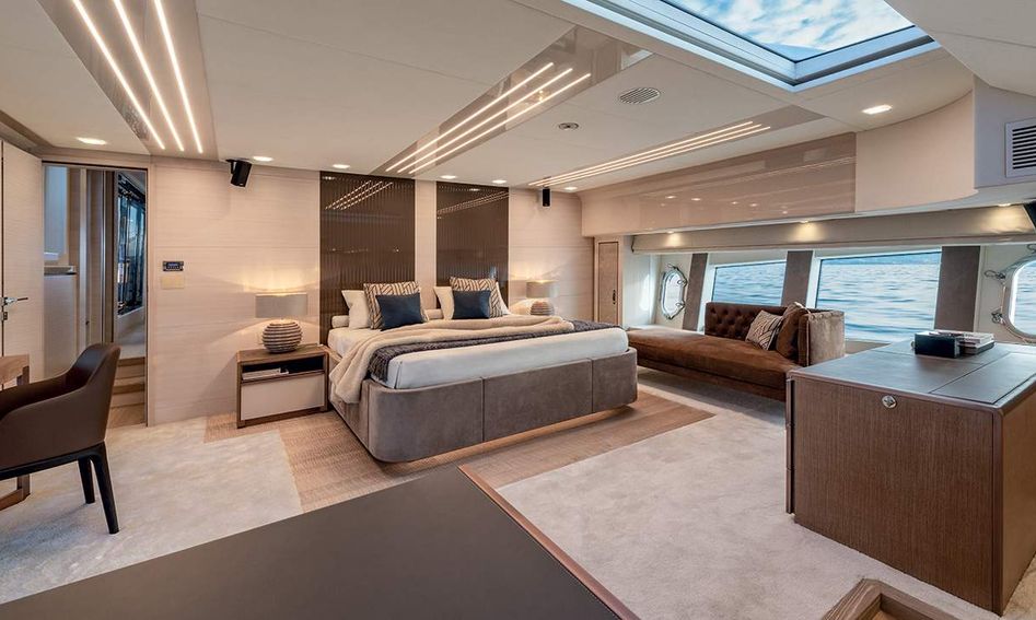 Monte Carlo Yachts MCY 105 Skylounge, Accommodation