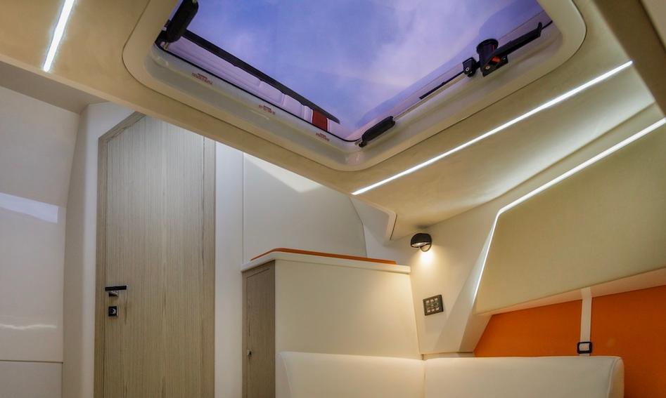 Technohull Alpha 50, Interior