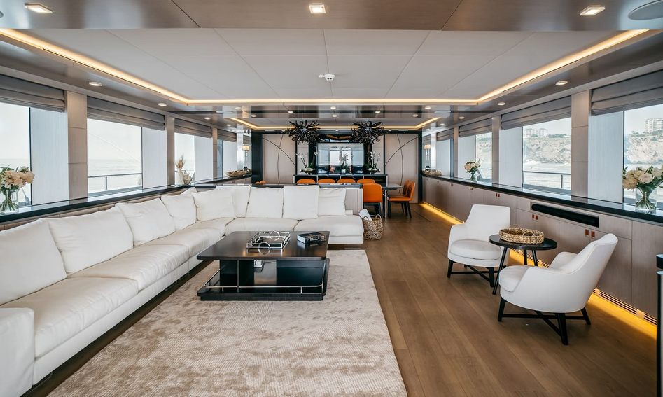 Bering Yachts Bering 145, Interior