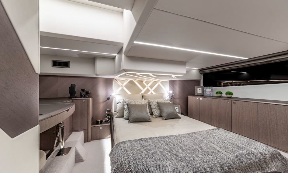 Galeon 440 Fly Mk2, Accommodation