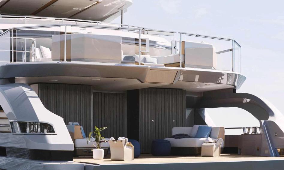 Azimut Grande Trideck Mk2, Beach Club