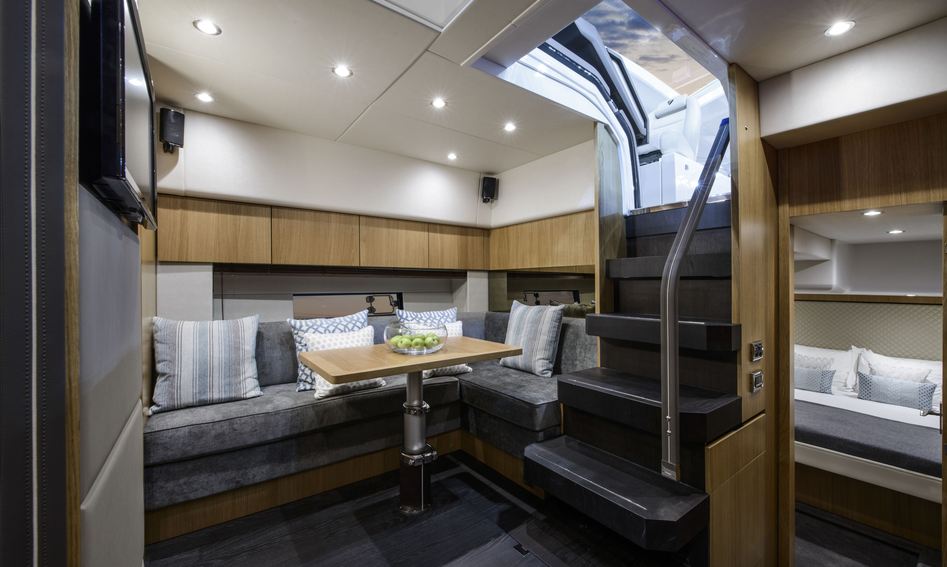 Fairline Targa 50 Open, Interior