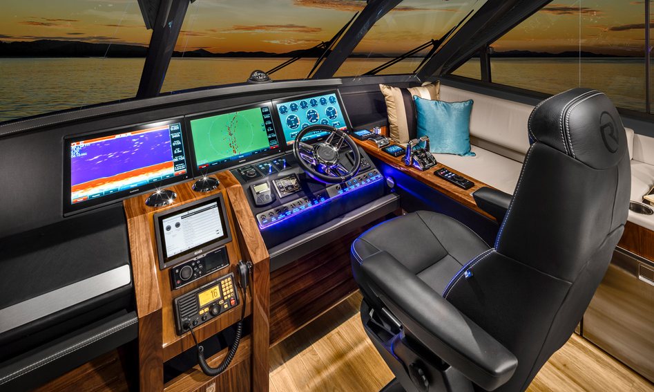 Riviera 68 Sport Motor Yacht Mk2, Helm Station