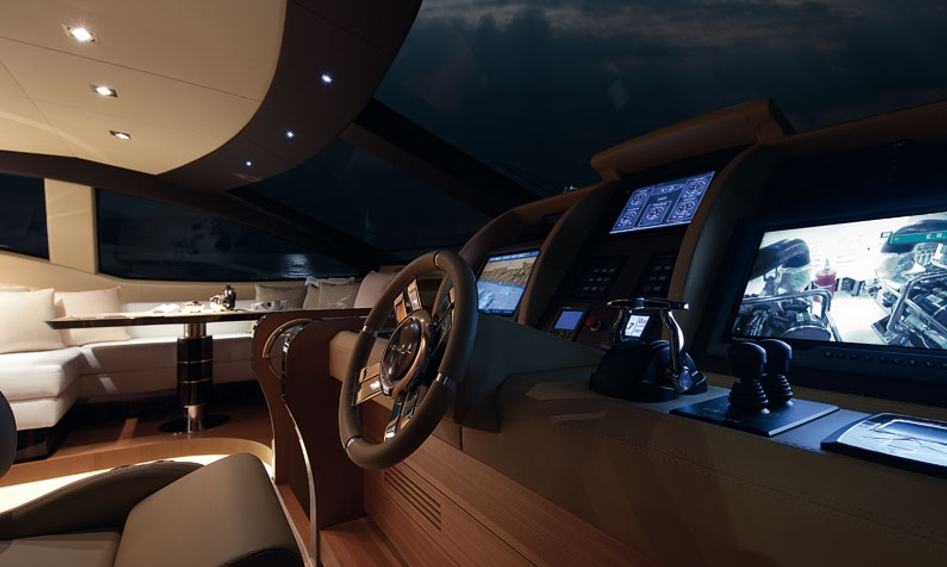 Azimut 88 Gen 2, Helm Station