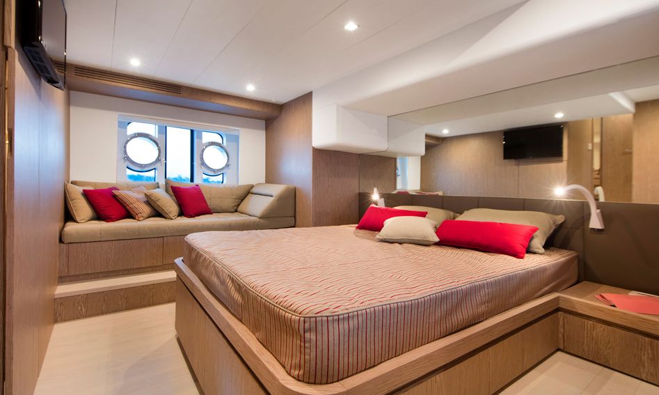 Apreamare Maestro 56, Accommodation