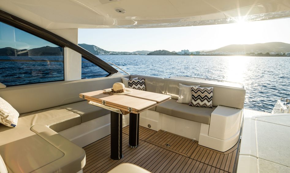 Fairline Targa 53 Open Gen 2, Deck Area