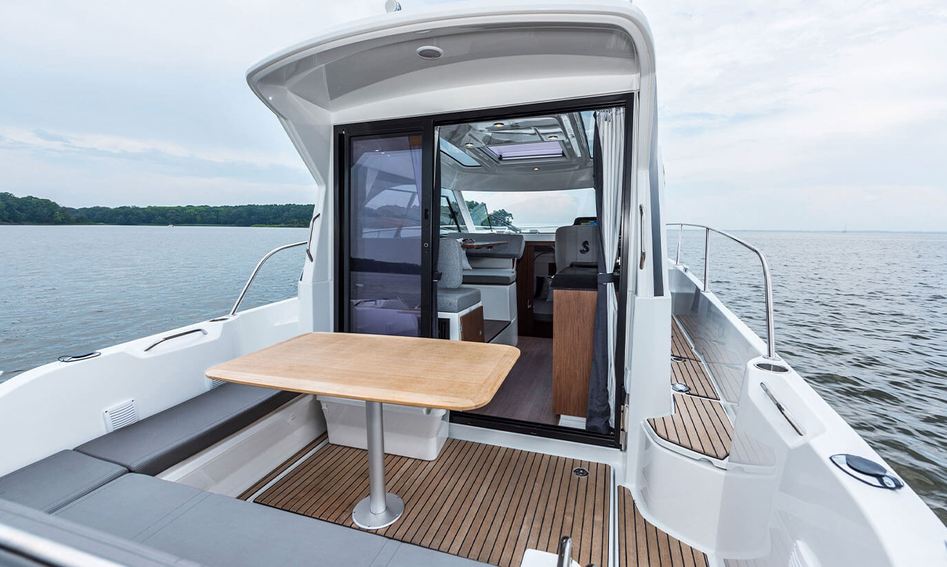 Beneteau Yachts Antares 9  Mk1, Deck Area