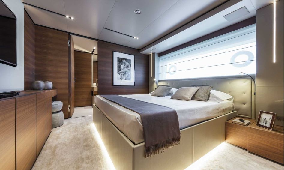 Custom Line Navetta 33 Mk2, Accommodation