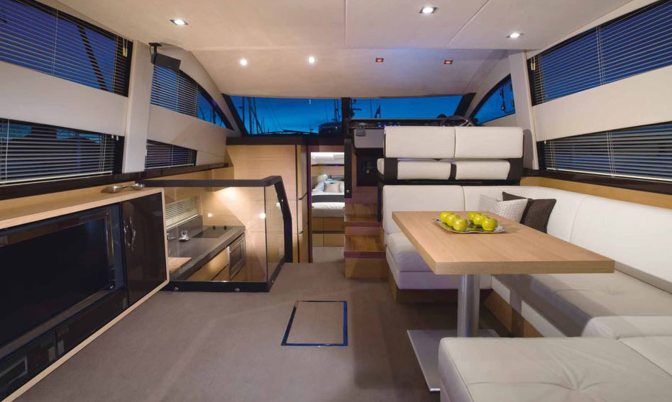 Fairline Squadron 42, Interior