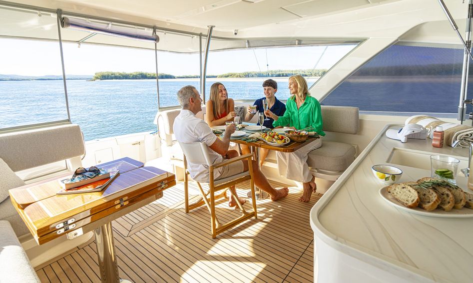 Riviera 72 Sports Motor Yacht Series II Gen 3, Deck Area