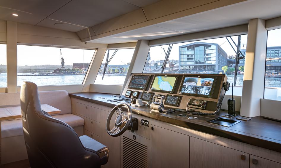 Numarine 27 XP Open , Helm Station