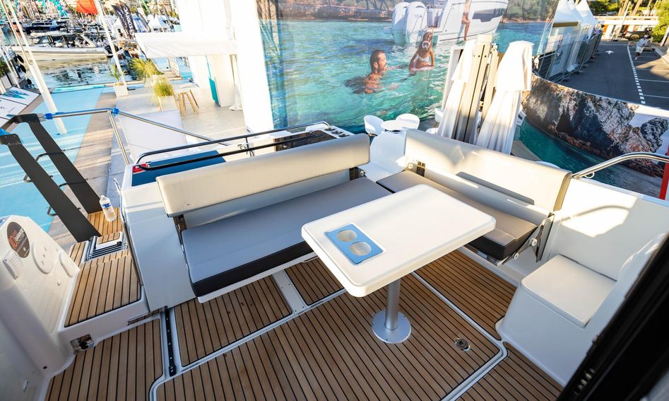 Jeanneau Merry Fisher 895 Sport Serie2 , Deck Area