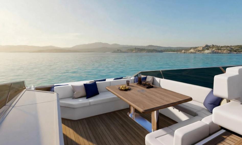 Itama 70, Deck Area