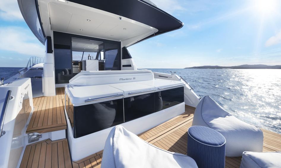 Maritimo M55 Black Edition  Mk2, Deck Area