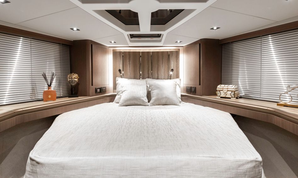 Galeon 480 Fly, Accommodation