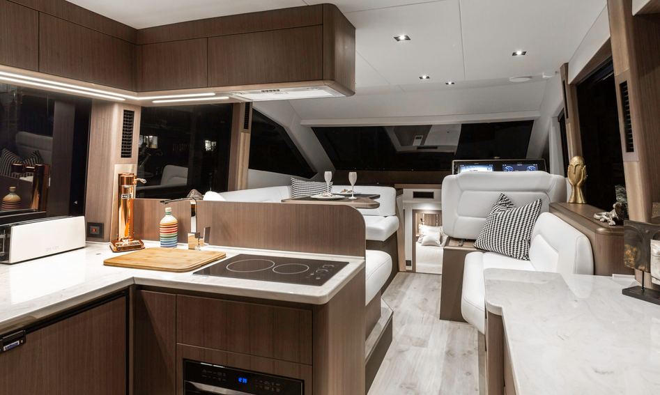 Galeon 480 Fly, Interior